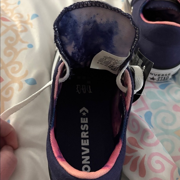 Converse Dark Blue and White Sneakers - Picture 3 of 4